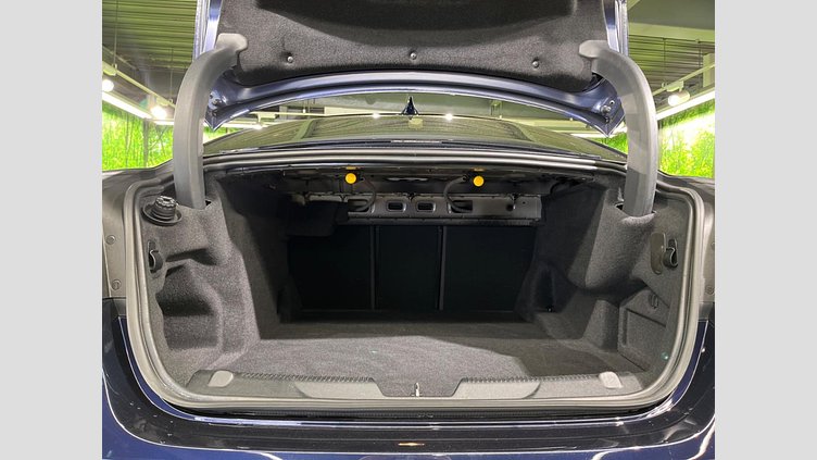 2017 認定中古車 Jaguar XE Loire Blue 2WD 8AT
 R-Sports