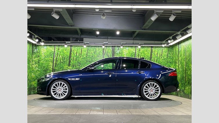 2017 認定中古車 Jaguar XE Loire Blue 2WD 8AT
 R-Sports