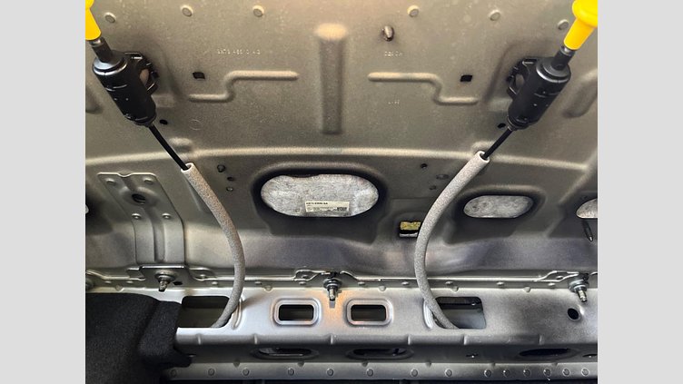 2017 認定中古車 Jaguar XE Loire Blue 2WD 8AT
 R-Sports