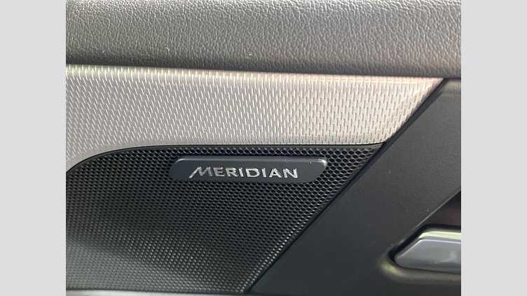 2017 認定中古車 Jaguar XE Loire Blue 2WD 8AT
 R-Sports