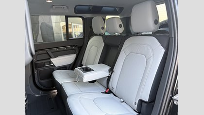 Defender 110 4