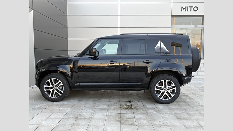 2024 認定中古車 Land Rover Defender 110 サントリーニブラック D350 ディーゼルマイルドハイブリッド X-Dynamic SE