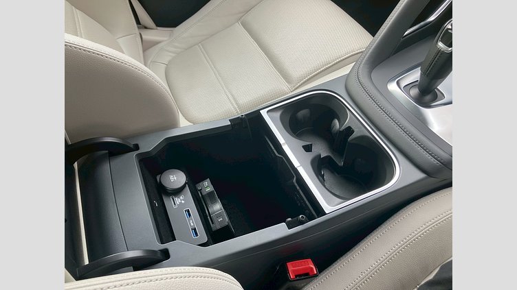 2018 認定中古車 Jaguar E-Pace シージアムブルー D180 オートマチック全輪駆動 S