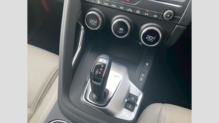 2018 認定中古車 Jaguar E-Pace シージアムブルー D180 オートマチック全輪駆動 S