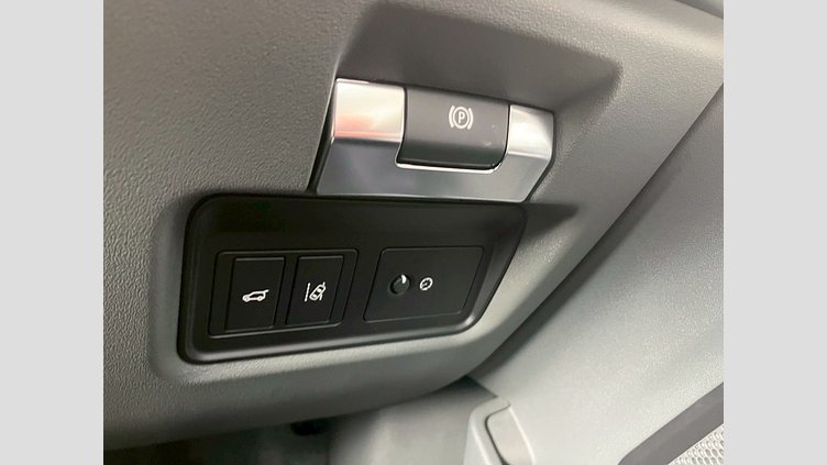 2018 認定中古車 Jaguar E-Pace シージアムブルー D180 オートマチック全輪駆動 S