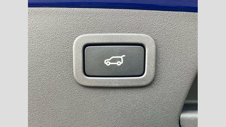 2018 認定中古車 Jaguar E-Pace シージアムブルー D180 オートマチック全輪駆動 S