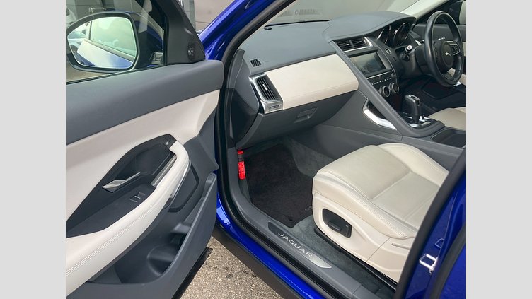 2018 認定中古車 Jaguar E-Pace シージアムブルー D180 オートマチック全輪駆動 S