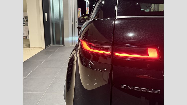 2024 認定中古車 Land Rover Range Rover Evoque サントリーニブラック D200マイルドハイブリッド（ディーゼル） Standard Wheelbase DYNAMIC SE