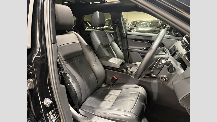 2024 認定中古車 Land Rover Range Rover Evoque サントリーニブラック D200マイルドハイブリッド（ディーゼル） Standard Wheelbase DYNAMIC SE