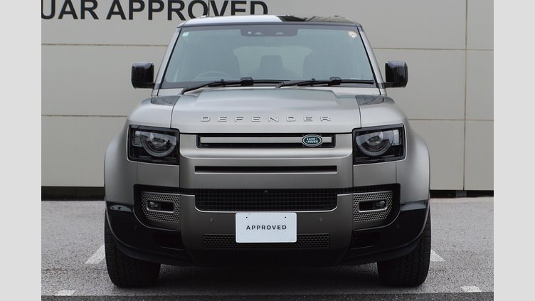 2024 認定中古車 Land Rover Defender 130 シリコンシルバー D350 ディーゼルマイルドハイブリッド X-Dynamic SE