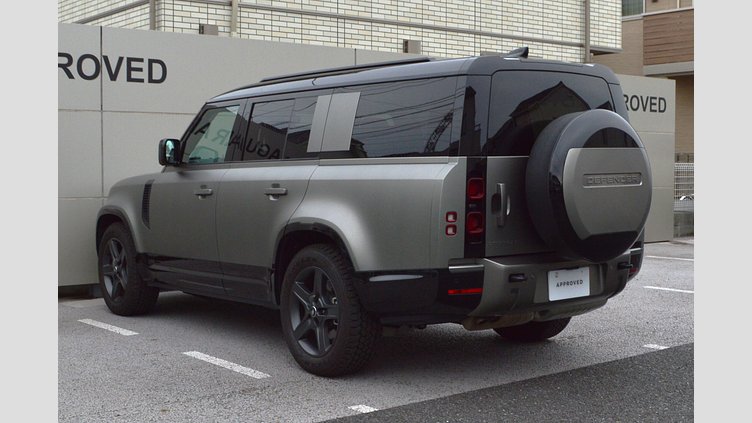 2024 認定中古車 Land Rover Defender 130 シリコンシルバー D350 ディーゼルマイルドハイブリッド X-Dynamic SE