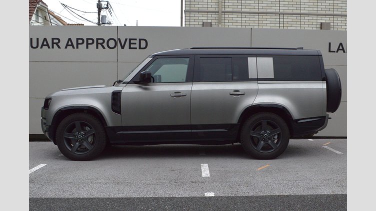 2024 認定中古車 Land Rover Defender 130 シリコンシルバー D350 ディーゼルマイルドハイブリッド X-Dynamic SE