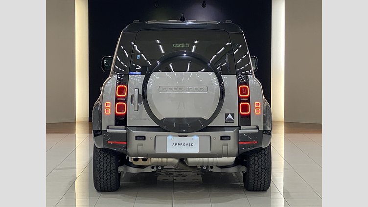 2024 認定中古車 Land Rover Defender 110 シリコンシルバー D350 ディーゼルマイルドハイブリッド X-Dynamic SE　"HAKUBA EDITION"