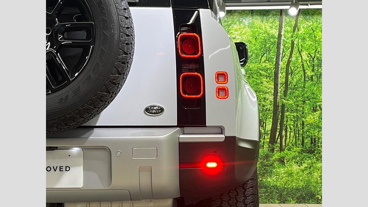2021 認定中古車 Land Rover Defender 110 ユーロンホワイト D300 AWD（AT） S