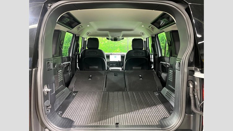 2021 認定中古車 Land Rover Defender 110 ユーロンホワイト D300 AWD（AT） S