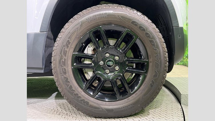 2021 認定中古車 Land Rover Defender 110 ユーロンホワイト D300 AWD（AT） S