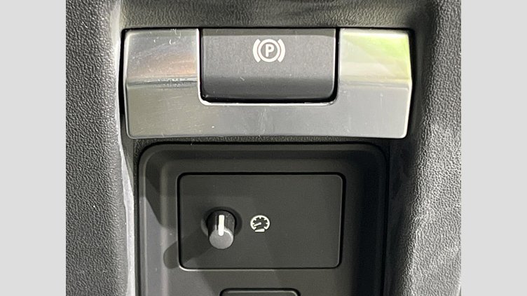 2021 認定中古車 Land Rover Defender 110 ユーロンホワイト D300 AWD（AT） S