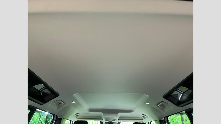 2021 認定中古車 Land Rover Defender 110 ユーロンホワイト D300 AWD（AT） S