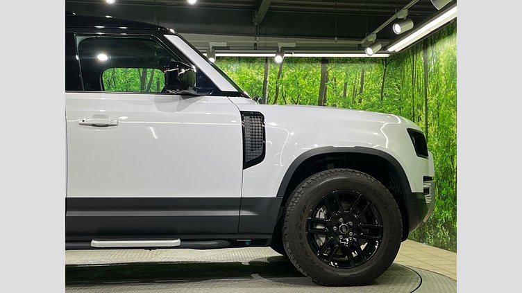 2021 認定中古車 Land Rover Defender 110 ユーロンホワイト D300 AWD（AT） S
