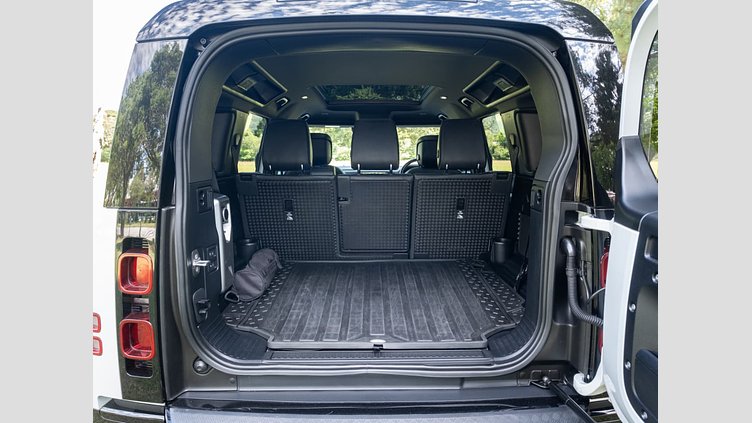 2023 Approved Land Rover Defender 110 Fuji White 4WD D300 HSE X-Dynamic