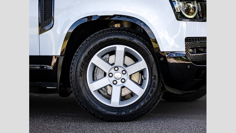 2023 Approved Land Rover Defender 110 Fuji White 4WD D300 HSE X-Dynamic