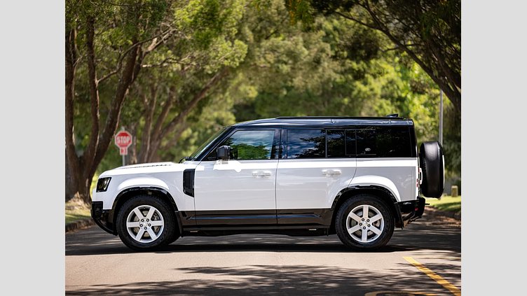 2023 Approved Land Rover Defender 110 Fuji White 4WD D300 HSE X-Dynamic