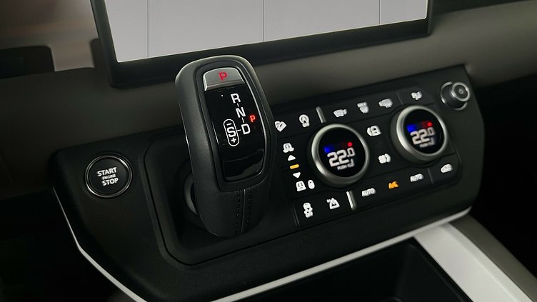 2024 Approved Land Rover Defender 110 Silicon Silver D300 Diesel MHEV X-Dynamic SE