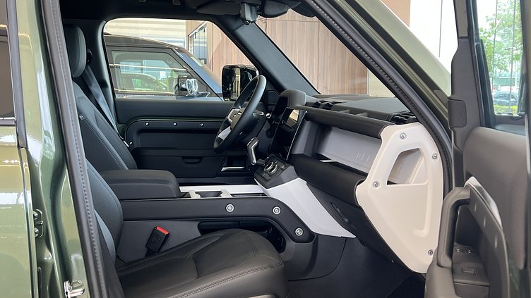 2026 新車 Land Rover Defender 110 (1LQ) Woolstone Green 伍爾斯通綠 D250  輕油電混合 X-Dynamic SE