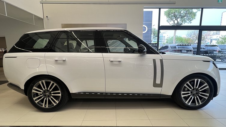 2025 新車 Land Rover Range Rover (1EJ) Ostuni Pearl White 珍珠白 P400 汽油 (輕油電混合) 標準軸距 SE