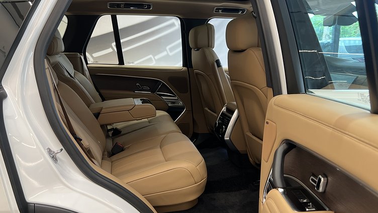 2025 新車 Land Rover Range Rover (1EJ) Ostuni Pearl White 珍珠白 P400 汽油 (輕油電混合) 標準軸距 SE