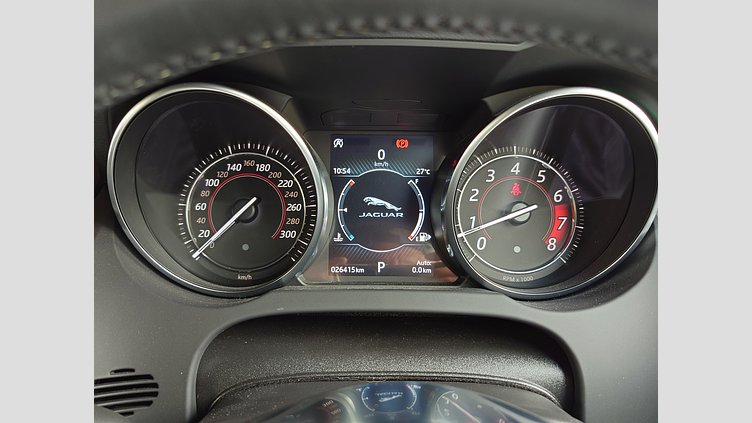 2019 認定中古車 Jaguar F-Type フジ ホワイト (ソリッド) ジャガー 2.0リッターi4 300PS ターボチャージドガソリンエンジン (オートマチックトランスミッション) F-TYPEクーペ