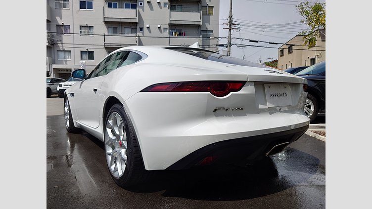 2019 認定中古車 Jaguar F-Type フジ ホワイト (ソリッド) ジャガー 2.0リッターi4 300PS ターボチャージドガソリンエンジン (オートマチックトランスミッション) F-TYPEクーペ