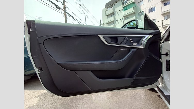 2019 認定中古車 Jaguar F-Type フジ ホワイト (ソリッド) ジャガー 2.0リッターi4 300PS ターボチャージドガソリンエンジン (オートマチックトランスミッション) F-TYPEクーペ