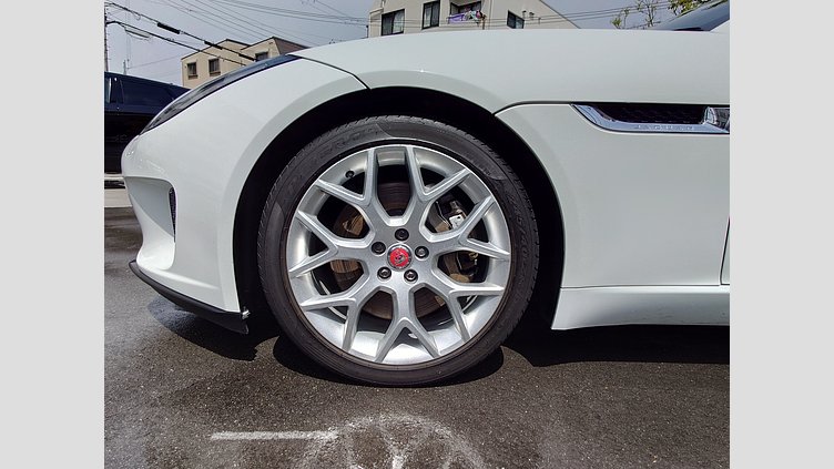 2019 認定中古車 Jaguar F-Type フジ ホワイト (ソリッド) ジャガー 2.0リッターi4 300PS ターボチャージドガソリンエンジン (オートマチックトランスミッション) F-TYPEクーペ