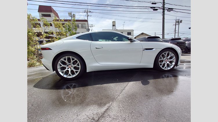 2019 認定中古車 Jaguar F-Type フジ ホワイト (ソリッド) ジャガー 2.0リッターi4 300PS ターボチャージドガソリンエンジン (オートマチックトランスミッション) F-TYPEクーペ