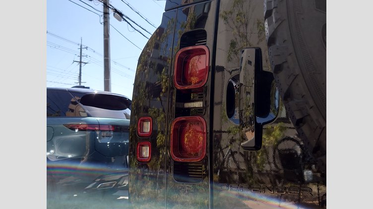 2023 認定中古車 Land Rover Defender 110 サントリーニブラック D300 AWD（AT） X-DYNAMIC HSE