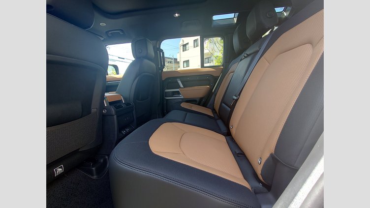 2023 認定中古車 Land Rover Defender 110 サントリーニブラック D300 AWD（AT） X-DYNAMIC HSE