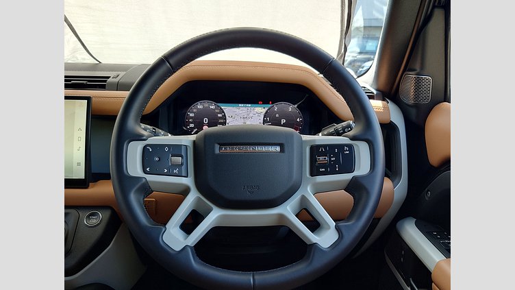 2023 認定中古車 Land Rover Defender 110 サントリーニブラック D300 AWD（AT） X-DYNAMIC HSE