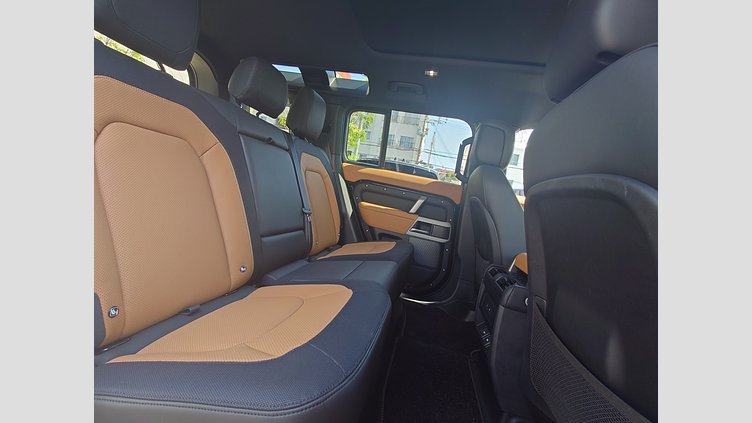 2023 認定中古車 Land Rover Defender 110 サントリーニブラック D300 AWD（AT） X-DYNAMIC HSE