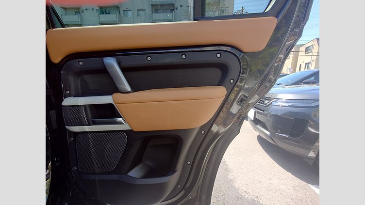 2023 認定中古車 Land Rover Defender 110 サントリーニブラック D300 AWD（AT） X-DYNAMIC HSE