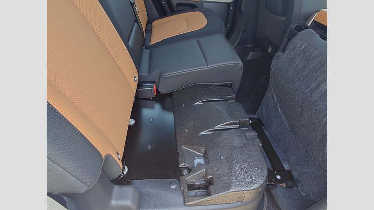 2023 認定中古車 Land Rover Defender 110 サントリーニブラック D300 AWD（AT） X-DYNAMIC HSE