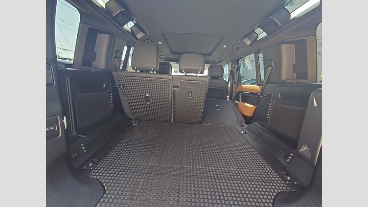 2023 認定中古車 Land Rover Defender 110 サントリーニブラック D300 AWD（AT） X-DYNAMIC HSE