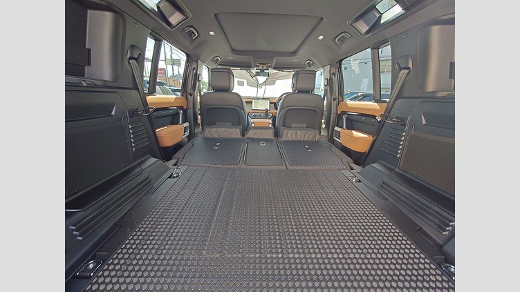 2023 認定中古車 Land Rover Defender 110 サントリーニブラック D300 AWD（AT） X-DYNAMIC HSE