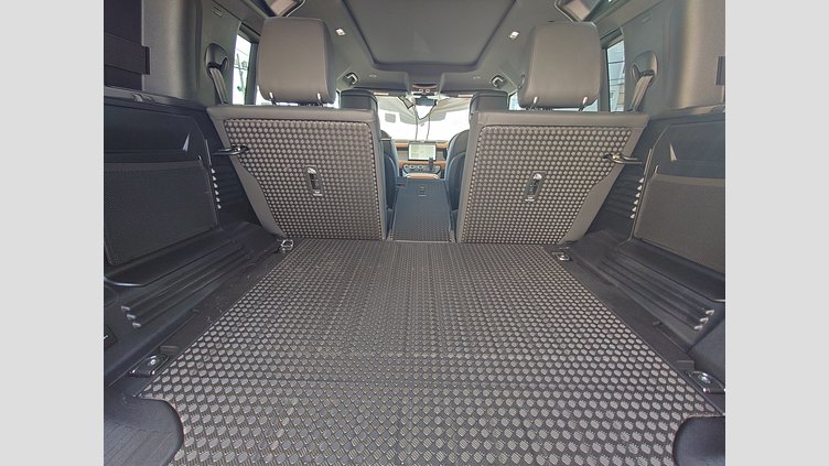 2023 認定中古車 Land Rover Defender 110 サントリーニブラック D300 AWD（AT） X-DYNAMIC HSE