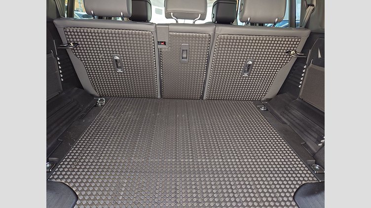 2023 認定中古車 Land Rover Defender 110 サントリーニブラック D300 AWD（AT） X-DYNAMIC HSE