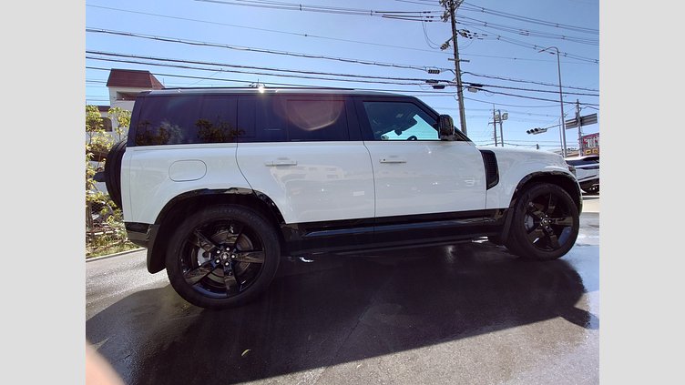 2024 認定中古車 Land Rover Defender 110 フジホワイト D350 ディーゼルマイルドハイブリッド X-Dynamic HSE