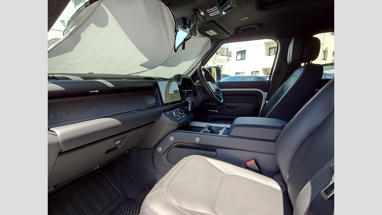 2024 認定中古車 Land Rover Defender 110 フジホワイト D350 ディーゼルマイルドハイブリッド X-Dynamic HSE