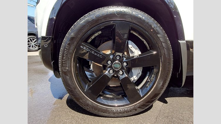 2024 認定中古車 Land Rover Defender 110 フジホワイト D350 ディーゼルマイルドハイブリッド X-Dynamic HSE