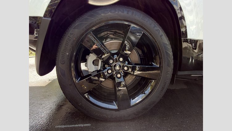 2024 認定中古車 Land Rover Defender 110 フジホワイト D350 ディーゼルマイルドハイブリッド X-Dynamic HSE