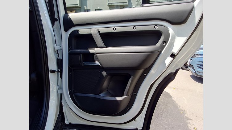 2024 認定中古車 Land Rover Defender 110 フジホワイト D350 ディーゼルマイルドハイブリッド X-Dynamic HSE